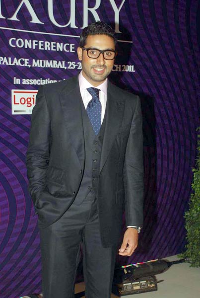 वर्ष 2011 के सबसे सेक्सी एशियाई व्यक्ति  | बोल्‍ड होती बालाएं... 