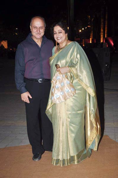 अदवैत-प्रियंका की शादी में किंग खान का जलवा | किंग खान की पार्टी