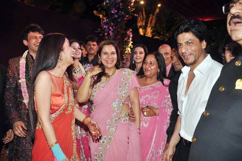 अदवैत-प्रियंका की शादी में किंग खान का जलवा | किंग खान की पार्टी