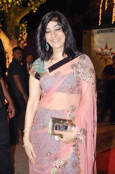 अदवैत-प्रियंका की शादी में किंग खान का जलवा | किंग खान की पार्टी