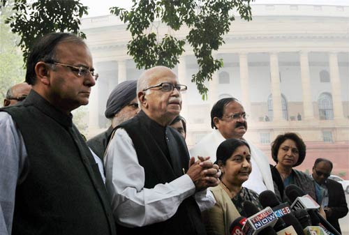 09 दिसंबर 2011: तस्वीरों में देखें दिनभर की बड़ी खबरें | पढ़ें