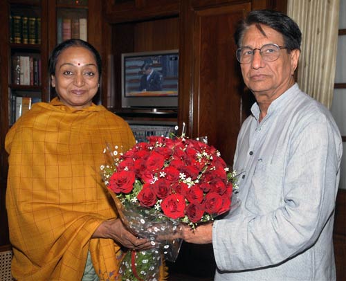 20 दिसंबर 2011: तस्वीरों में देखें दिनभर की बड़ी खबरें | पढ़ें