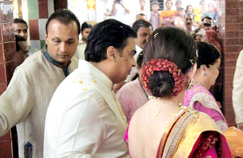 अंबानी बंधुओं के बीच सिमट रही हैं दूरियां