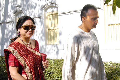 अंबानी बंधुओं के बीच सिमट रही हैं दूरियां