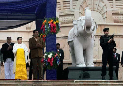 पुण्यतिथि पर राष्ट्र ने बाबा साहेब अंबेडकर को याद किया