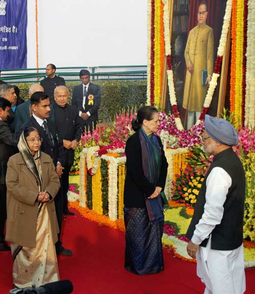 पुण्यतिथि पर राष्ट्र ने बाबा साहेब अंबेडकर को याद किया