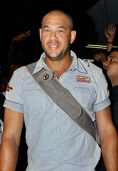 06 दिसंबर 2011: तस्वीरों में देखें दिनभर की बड़ी खबरें | पढ़ें