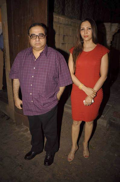 अनिल कपूर की बर्थडे पार्टी में सितारे... । सितारों की मस्‍ती