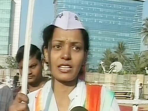 तस्‍वीरों में देखें मुंबई में अन्‍ना का अनशन  | मैं भी अन्‍ना...