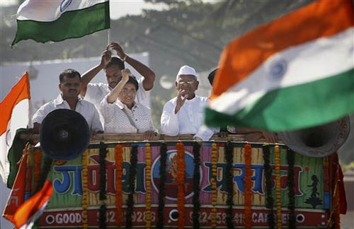 तस्‍वीरों में देखें मुंबई में अन्‍ना का अनशन  | मैं भी अन्‍ना...