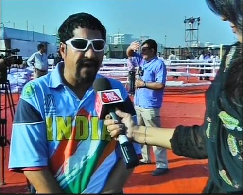 तस्‍वीरों में देखें मुंबई में अन्‍ना का अनशन  | मैं भी अन्‍ना...