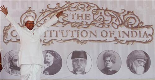 अन्‍ना हजारे ने तोड़ा अनशन | मुंबई में अनशन