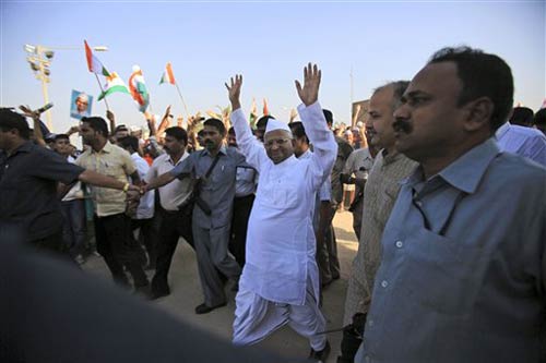 तस्‍वीरों में देखें मुंबई में अन्‍ना का अनशन  | मैं भी अन्‍ना...