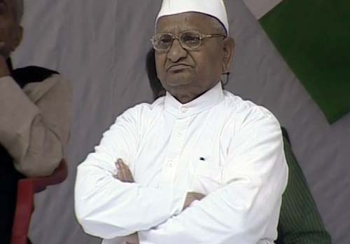 तस्‍वीरों में अन्‍ना का एक दिन का अनशन | जंतर-मंतर पर समर्थक