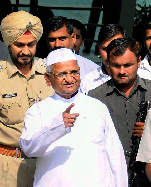 19 दिसंबर 2011: तस्वीरों में देखें दिनभर की बड़ी खबरें | पढ़ें