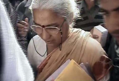 11 दिसंबर 2011: तस्वीरों में देखें दिनभर की बड़ी खबरें | पढ़ें