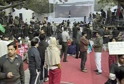 राजघाट के रास्‍ते जंतर-मंतर पर अन्‍ना | अन्‍ना का अनशन