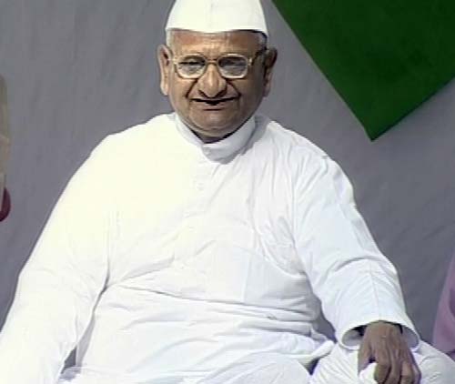 तस्‍वीरों में अन्‍ना का एक दिन का अनशन | जंतर-मंतर पर समर्थक