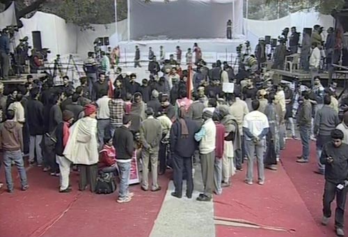 राजघाट के रास्‍ते जंतर-मंतर पर अन्‍ना | अन्‍ना का अनशन