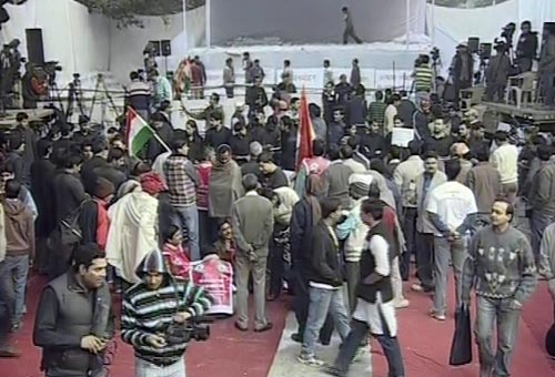 राजघाट के रास्‍ते जंतर-मंतर पर अन्‍ना | अन्‍ना का अनशन