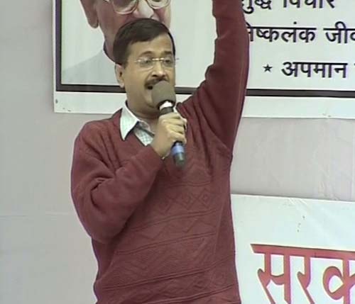 11 दिसंबर 2011: तस्वीरों में देखें दिनभर की बड़ी खबरें | पढ़ें