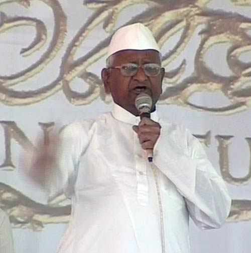 27 दिसंबर 2011: तस्वीरों में देखें दिनभर की बड़ी खबरें | पढ़ें