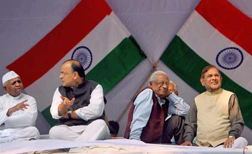 11 दिसंबर 2011: तस्वीरों में देखें दिनभर की बड़ी खबरें | पढ़ें