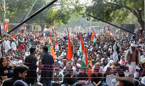 जंतर मंतर पर गूंजा, ‘साडा हक ऐथे रख’ | अन्‍ना का अनशन