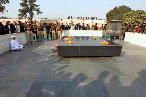 11 दिसंबर 2011: तस्वीरों में देखें दिनभर की बड़ी खबरें | पढ़ें