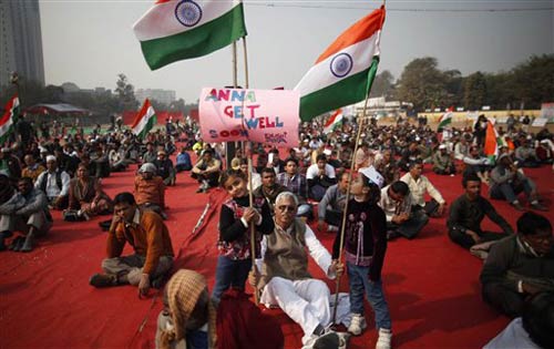 अन्‍ना हजारे ने तोड़ा अनशन | मुंबई में अनशन