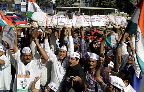 अन्‍ना हजारे ने तोड़ा अनशन | मुंबई में अनशन