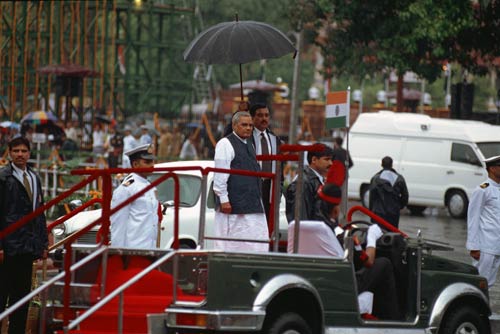 अटल बिहारी वाजपेयी की कहानी, तस्‍वीरों की जुबानी