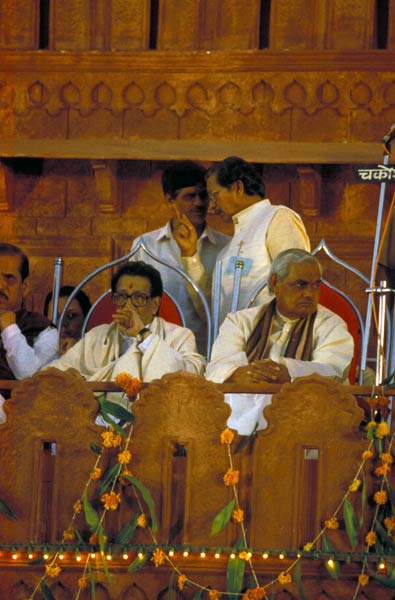 अटल बिहारी वाजपेयी की कहानी, तस्‍वीरों की जुबानी