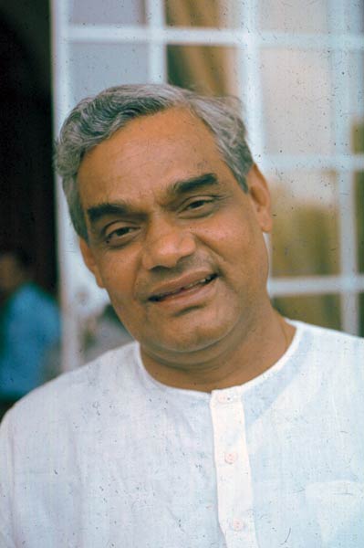 अटल बिहारी वाजपेयी की कहानी, तस्‍वीरों की जुबानी