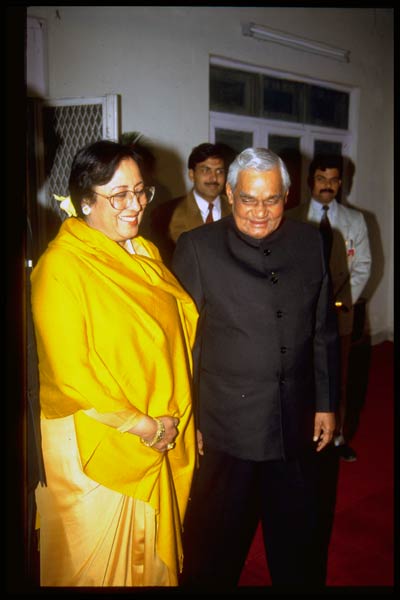 अटल बिहारी वाजपेयी की कहानी, तस्‍वीरों की जुबानी