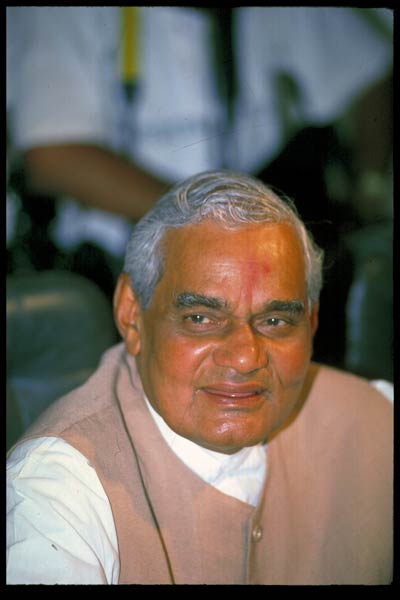 अटल बिहारी वाजपेयी की कहानी, तस्‍वीरों की जुबानी