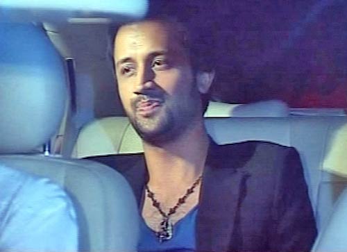 तस्वीरों में देखें सिनेमा जगत की दिनभर की खबरें