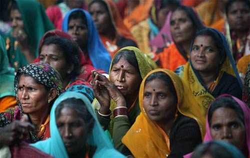 09 दिसंबर 2011: तस्वीरों में देखें दिनभर की बड़ी खबरें | पढ़ें