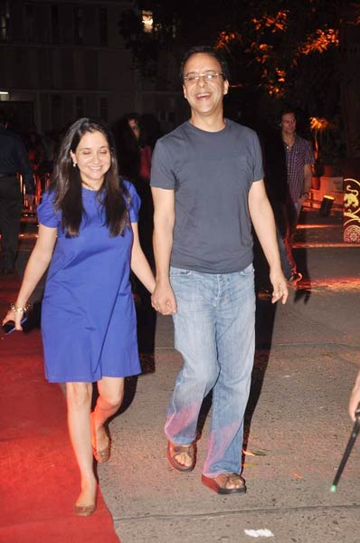 महबूब स्‍टूडियो में लगा सितारों का जमघट | जो बनाए मदहोश...