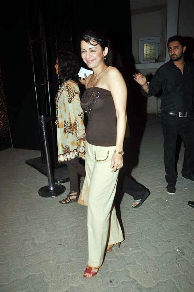 महबूब स्‍टूडियो में लगा सितारों का जमघट | जो बनाए मदहोश...