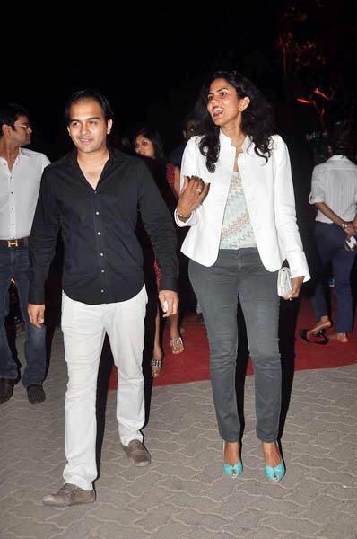 महबूब स्‍टूडियो में लगा सितारों का जमघट | जो बनाए मदहोश...