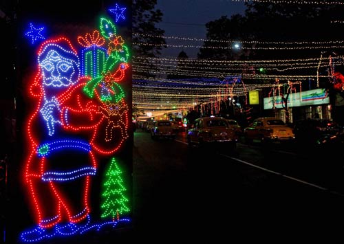 20 दिसंबर 2011: तस्वीरों में देखें दिनभर की बड़ी खबरें | पढ़ें