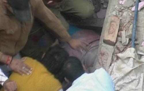 दिल्‍ली में चार मंजिला इमारत गिरी, तीन की मौत