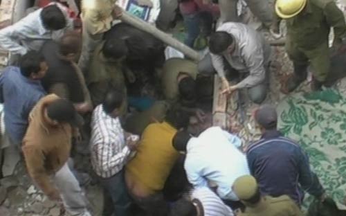 दिल्‍ली में चार मंजिला इमारत गिरी, तीन की मौत