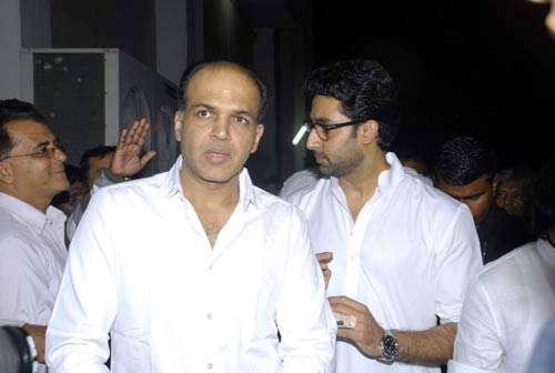 देव आनंद की श्रद्धांजलि सभा में उमड़ा बॉलीवुड