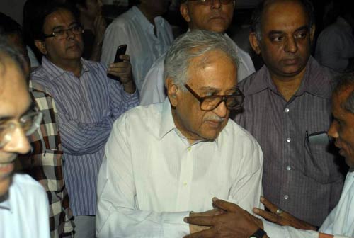 देव आनंद की श्रद्धांजलि सभा में उमड़ा बॉलीवुड