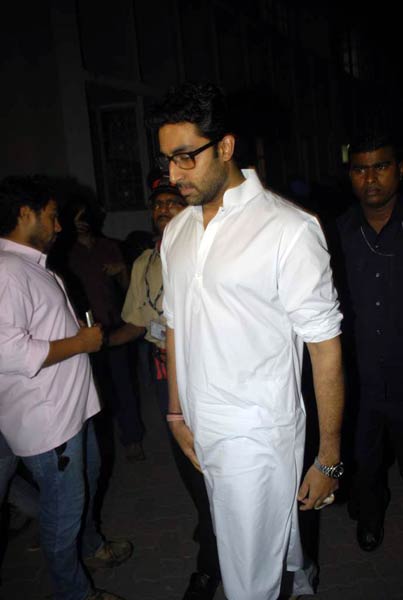 देव आनंद की श्रद्धांजलि सभा में उमड़ा बॉलीवुड