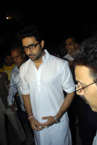 देव आनंद की श्रद्धांजलि सभा में उमड़ा बॉलीवुड