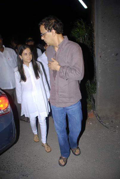 देव आनंद की श्रद्धांजलि सभा में उमड़ा बॉलीवुड