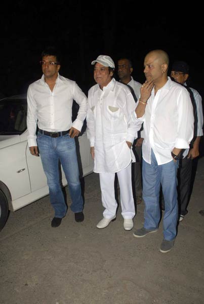 देव आनंद की श्रद्धांजलि सभा में उमड़ा बॉलीवुड